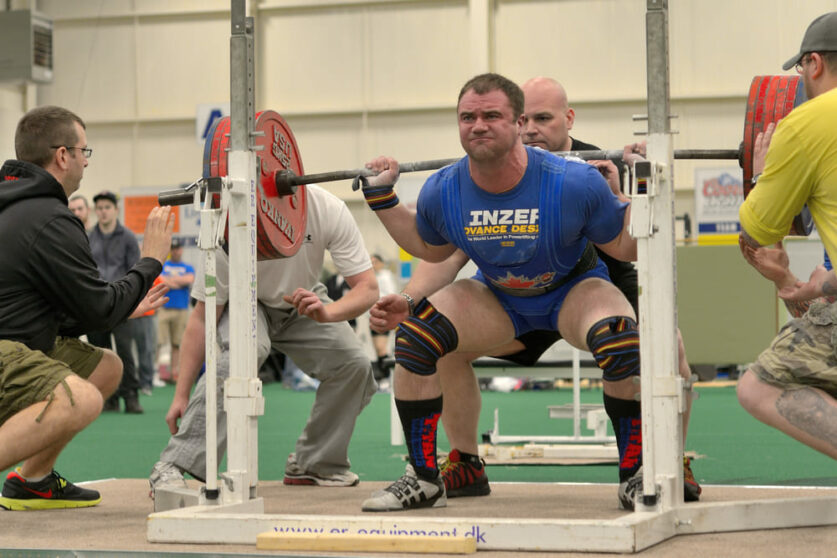 Raw Vs Equipped Powerlifting Which Is Best for You?