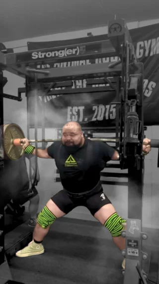 In the words of Anderson Athlete @tbutcher728 our KLA 4000 wrist wraps/knee wraps and @f8customs single ply squat suits go together like ice cream and apple pie.

🍨 🤝🏼 🥧 

Tyler hit 1005lbs his first time in this new suit, and we’d say it’s going pretty well for Big Cat!

Don’t forget to check out @andersonpowerlifting for all of your powerlifting needs!

#andersonpowerlifting #powerlifting #squat #bench #deadlift #press #pull #animalhousegym #powerliftingmotivation #f8