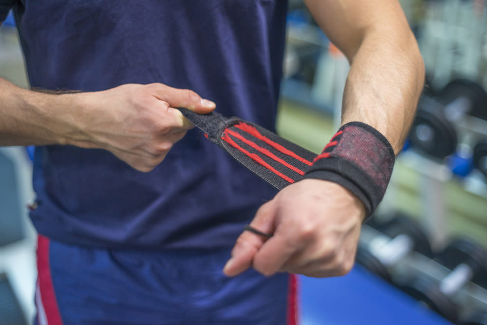 Use Wrist Wraps to Improve Wrist Support and Stability